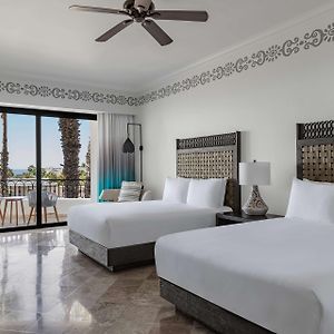 Quarto com cama grande